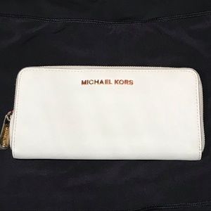 Michael Kors zippered wallet